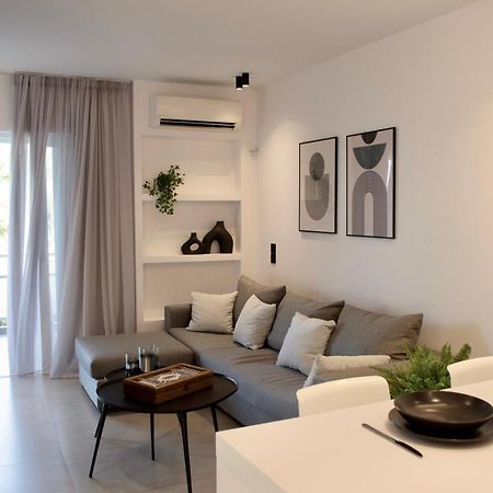 Seafront Apartment By C2C Architects Kalivia Thorikou Bagian luar foto